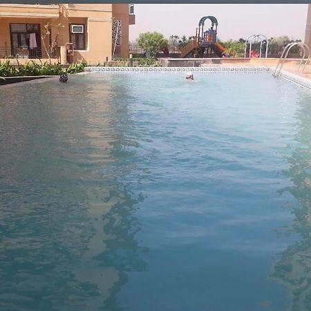 Urban Oasis - Stay Near Expo グレーター・ノイダ エクステリア 写真